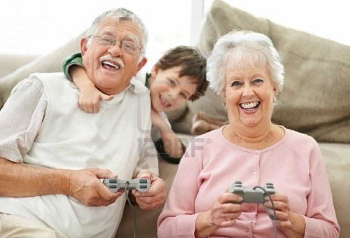 Dedeler de Video Oyunu Oynar!